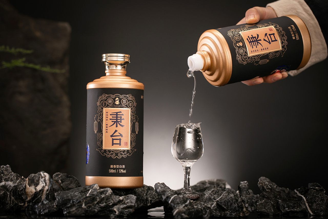 白酒拍攝的藝術(shù) 光影中的醇香演繹